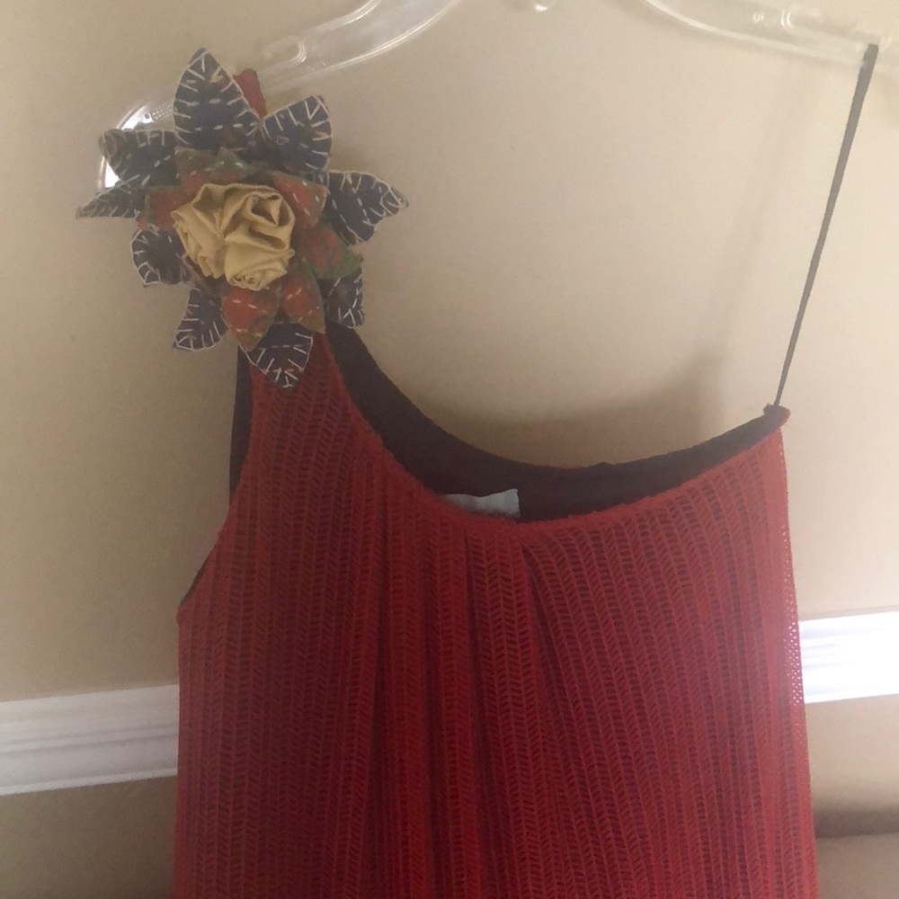 Judith March, one shoulder, red dress